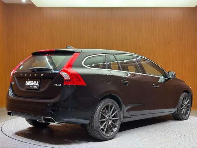 Ｖ６０ Ｄ４　クラシック　サンルーフ　純正ナビ　バックカメラ　ＰＤＣ　ＡＣＣ　ＢＬＩＳ　黒革　シートヒーター　パワーシート　キセノンヘッドライト　オートライト　ＥＴＣ　レーンキーピングエイド　アイドリングストップ（57枚目）
