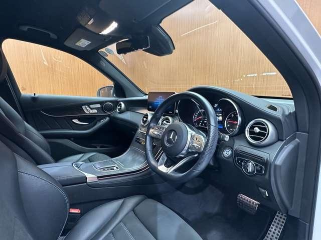 ＧＬＣ ＧＬＣ２２０ｄ　４マチック　ＡＭＧライン　純正ナビ　３６０°カメラ　ＡＣＣ　ハーフレザーシート　シートヒーター　パワーシート　ＬＥＤヘッドライト　ハイビームアシスト　アンビエントライト　電動リアゲート　ドライブレコーダー　純正１９インチＡＷ（5枚目）