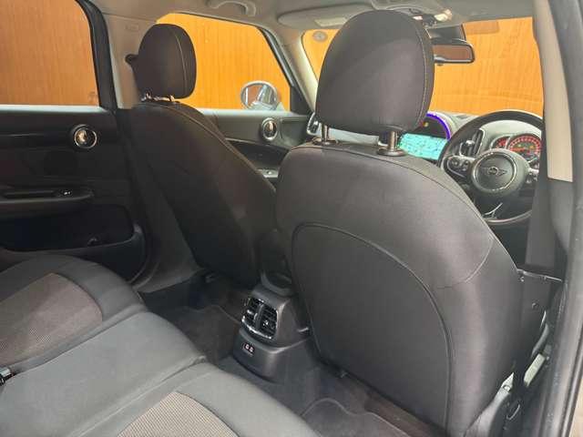 ＭＩＮＩ クーパーＤ　クロスオーバー　ＡＣＣ　純正ナビ　バックカメラ　リアＰＤＣ　衝突軽減Ｂ　Ｂｌｕｅｔｏｏｔｈ　ＬＥＤヘッドライト　オートライト　ＥＴＣ　純正１７インチＡＷ　横滑り防止機能　アイドリングストップ　電動リアゲート（7枚目）