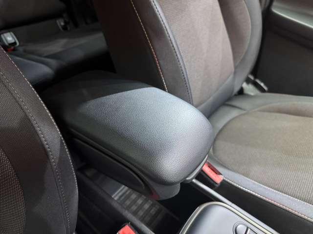 ＭＩＮＩ クーパーＤ　クロスオーバー　ＡＣＣ　純正ナビ　バックカメラ　リアＰＤＣ　衝突軽減Ｂ　Ｂｌｕｅｔｏｏｔｈ　ＬＥＤヘッドライト　オートライト　ＥＴＣ　純正１７インチＡＷ　横滑り防止機能　アイドリングストップ　電動リアゲート（17枚目）