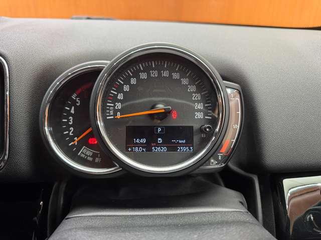 ＭＩＮＩ クーパーＤ　クロスオーバー　ＡＣＣ　純正ナビ　バックカメラ　リアＰＤＣ　衝突軽減Ｂ　Ｂｌｕｅｔｏｏｔｈ　ＬＥＤヘッドライト　オートライト　ＥＴＣ　純正１７インチＡＷ　横滑り防止機能　アイドリングストップ　電動リアゲート（20枚目）