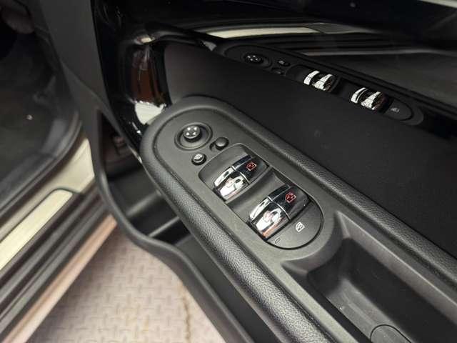 ＭＩＮＩ クーパーＤ　クロスオーバー　ＡＣＣ　純正ナビ　バックカメラ　リアＰＤＣ　衝突軽減Ｂ　Ｂｌｕｅｔｏｏｔｈ　ＬＥＤヘッドライト　オートライト　ＥＴＣ　純正１７インチＡＷ　横滑り防止機能　アイドリングストップ　電動リアゲート（28枚目）
