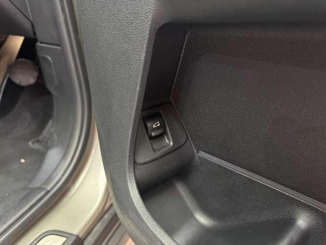 ＭＩＮＩ クーパーＤ　クロスオーバー　ＡＣＣ　純正ナビ　バックカメラ　リアＰＤＣ　衝突軽減Ｂ　Ｂｌｕｅｔｏｏｔｈ　ＬＥＤヘッドライト　オートライト　ＥＴＣ　純正１７インチＡＷ　横滑り防止機能　アイドリングストップ　電動リアゲート（29枚目）