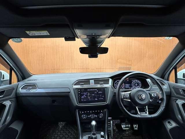 ティグアン TDI 4モーション Rライン パノラマSR 純正ナビ 360°カメラ ACC バーチャルCP 黒革 シートヒーター パワーシート LEDヘッドライト ハイビームアシスト パーキングアシスト 電動リアゲート 純正20インチAW(4枚目)