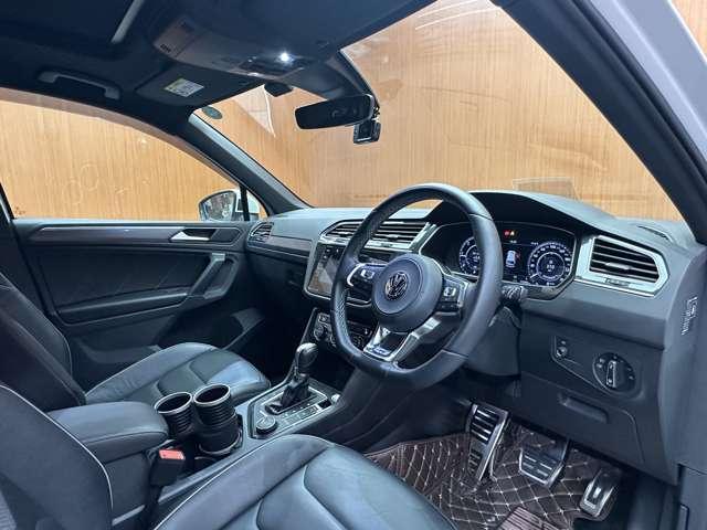 ティグアン TDI 4モーション Rライン パノラマSR 純正ナビ 360°カメラ ACC バーチャルCP 黒革 シートヒーター パワーシート LEDヘッドライト ハイビームアシスト パーキングアシスト 電動リアゲート 純正20インチAW(5枚目)