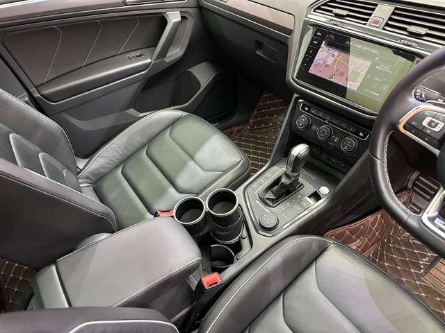 ティグアン TDI 4モーション Rライン パノラマSR 純正ナビ 360°カメラ ACC バーチャルCP 黒革 シートヒーター パワーシート LEDヘッドライト ハイビームアシスト パーキングアシスト 電動リアゲート 純正20インチAW(12枚目)