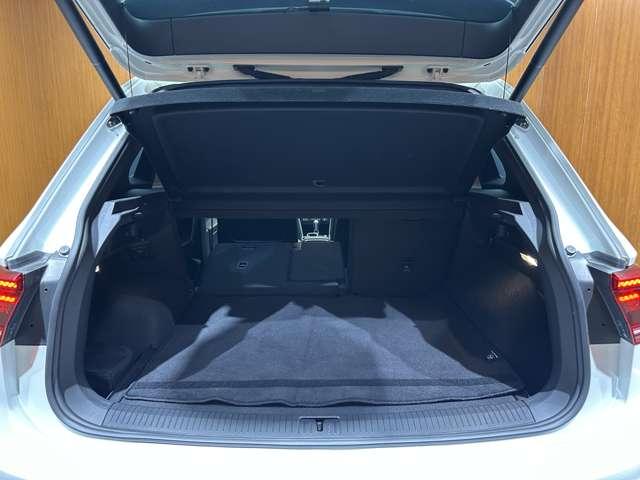 ティグアン TDI 4モーション Rライン パノラマSR 純正ナビ 360°カメラ ACC バーチャルCP 黒革 シートヒーター パワーシート LEDヘッドライト ハイビームアシスト パーキングアシスト 電動リアゲート 純正20インチAW(45枚目)