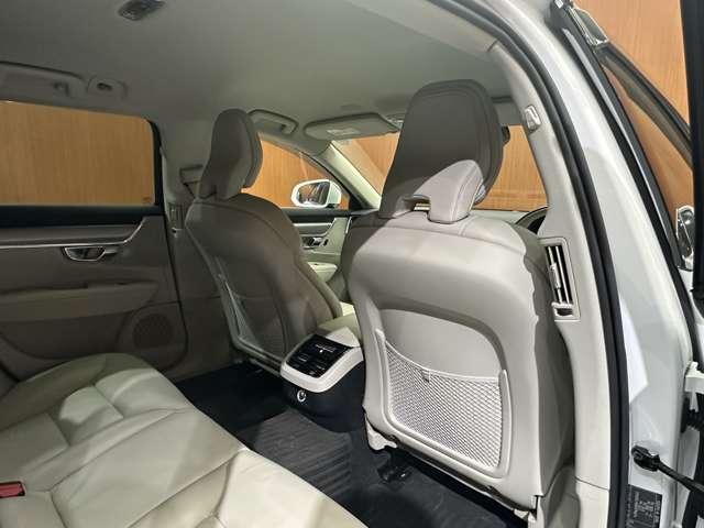 V90 D4 モメンタム ACC 白革シート 純正ナビ TV 360°Bluetooth接続 電動シート シートヒーター パークアシスト 電動リアゲート LEDヘッドライト 衝突軽減ブレーキ BLIS LKA ETC 禁煙車(7枚目)