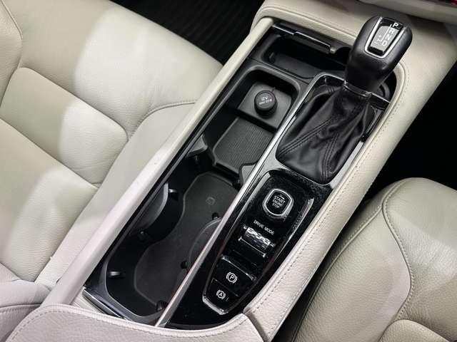 V90 D4 モメンタム ACC 白革シート 純正ナビ TV 360°Bluetooth接続 電動シート シートヒーター パークアシスト 電動リアゲート LEDヘッドライト 衝突軽減ブレーキ BLIS LKA ETC 禁煙車(14枚目)