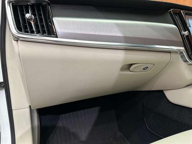 V90 D4 モメンタム ACC 白革シート 純正ナビ TV 360°Bluetooth接続 電動シート シートヒーター パークアシスト 電動リアゲート LEDヘッドライト 衝突軽減ブレーキ BLIS LKA ETC 禁煙車(31枚目)