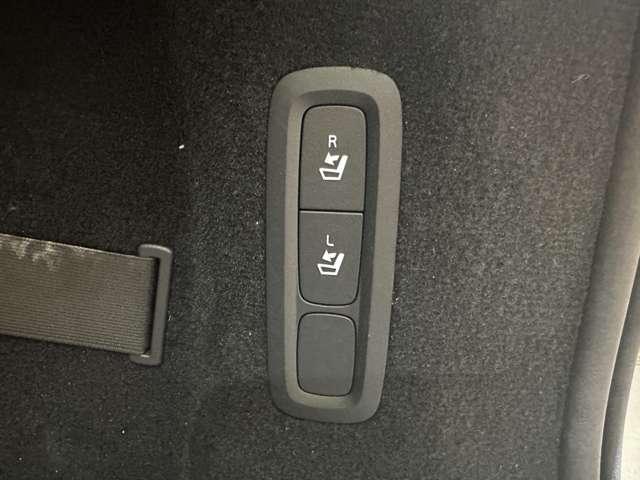 V90 D4 モメンタム ACC 白革シート 純正ナビ TV 360°Bluetooth接続 電動シート シートヒーター パークアシスト 電動リアゲート LEDヘッドライト 衝突軽減ブレーキ BLIS LKA ETC 禁煙車(46枚目)