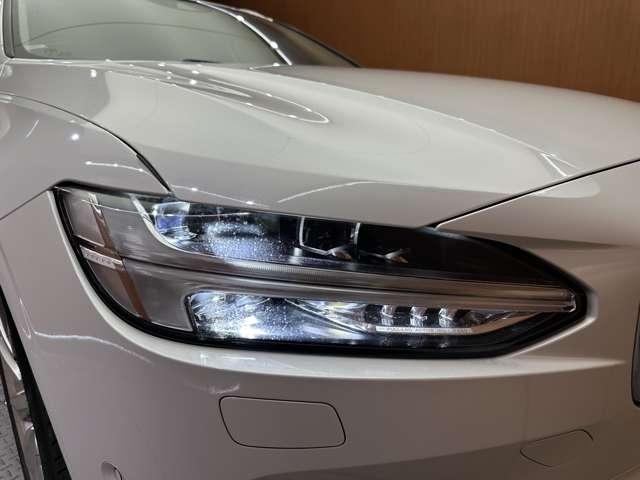 V90 D4 モメンタム ACC 白革シート 純正ナビ TV 360°Bluetooth接続 電動シート シートヒーター パークアシスト 電動リアゲート LEDヘッドライト 衝突軽減ブレーキ BLIS LKA ETC 禁煙車(56枚目)