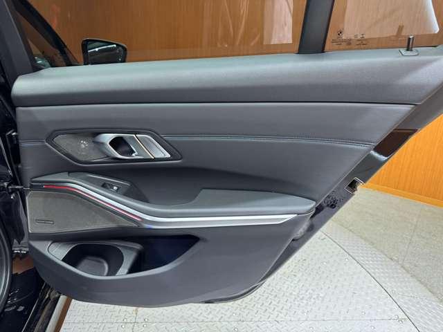 ３シリーズ Ｍ３４０ｉ　ｘＤｒｉｖｅツーリング　パノラマＳＲ　純正ナビ　３６０°カメラ　ＡＣＣ　黒革　シートヒーター　パワーシート　ｈ／Ｋサウンド　ＬＥＤヘッドライト　オートライト　パーキングアシスト　電動リアゲート　ドライブレコーダー　ＥＴＣ（48枚目）