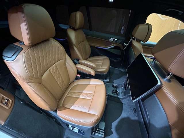 X7 xDrive 35d Mスポーツ サンルーフ 2列目コンフォートシート リアエンターテイメント harmankardon OP22インチAW 茶革シート シートヒーター ベンチレーション 電動リアゲート パーキングアシストプラス(9枚目)