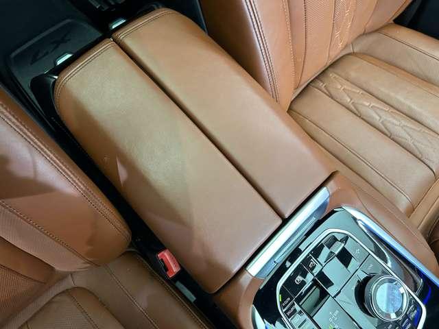 X7 xDrive 35d Mスポーツ サンルーフ 2列目コンフォートシート リアエンターテイメント harmankardon OP22インチAW 茶革シート シートヒーター ベンチレーション 電動リアゲート パーキングアシストプラス(19枚目)