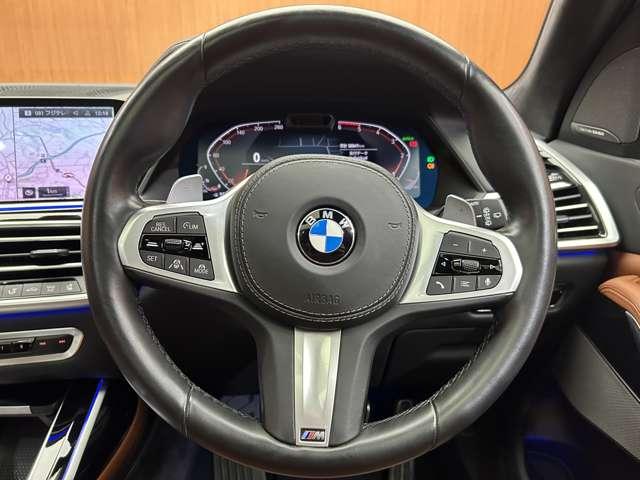 X7 xDrive 35d Mスポーツ サンルーフ 2列目コンフォートシート リアエンターテイメント harmankardon OP22インチAW 茶革シート シートヒーター ベンチレーション 電動リアゲート パーキングアシストプラス(21枚目)