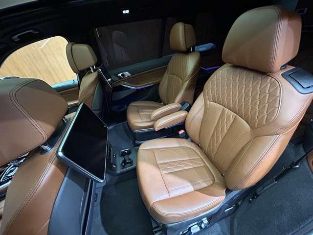 X7 xDrive 35d Mスポーツ サンルーフ 2列目コンフォートシート リアエンターテイメント harmankardon OP22インチAW 茶革シート シートヒーター ベンチレーション 電動リアゲート パーキングアシストプラス(48枚目)
