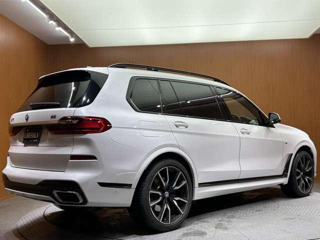 X7 xDrive 35d Mスポーツ サンルーフ 2列目コンフォートシート リアエンターテイメント harmankardon OP22インチAW 茶革シート シートヒーター ベンチレーション 電動リアゲート パーキングアシストプラス(61枚目)