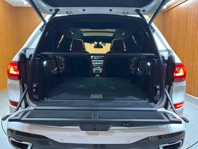 X7 xDrive 35d Mスポーツ サンルーフ 2列目コンフォートシート リアエンターテイメント harmankardon OP22インチAW 茶革シート シートヒーター ベンチレーション 電動リアゲート パーキングアシストプラス(67枚目)