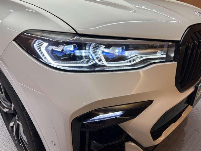 X7 xDrive 35d Mスポーツ サンルーフ 2列目コンフォートシート リアエンターテイメント harmankardon OP22インチAW 茶革シート シートヒーター ベンチレーション 電動リアゲート パーキングアシストプラス(71枚目)