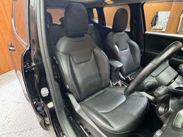 ジープ・レネゲード リミテッド パノラマSR 黒革シート ACC ナビ TV Bカメラ CarPlay Bluetooth接続 電動シート シートヒーター ステアリングH LEDヘッドライト 衝突軽減ブレーキ BSM LKA ETC(6枚目)