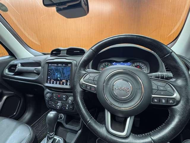 ジープ・レネゲード リミテッド パノラマSR 黒革シート ACC ナビ TV Bカメラ CarPlay Bluetooth接続 電動シート シートヒーター ステアリングH LEDヘッドライト 衝突軽減ブレーキ BSM LKA ETC(12枚目)