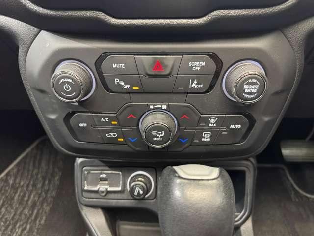 ジープ・レネゲード リミテッド パノラマSR 黒革シート ACC ナビ TV Bカメラ CarPlay Bluetooth接続 電動シート シートヒーター ステアリングH LEDヘッドライト 衝突軽減ブレーキ BSM LKA ETC(14枚目)