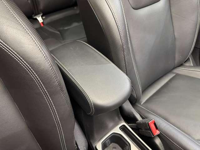 ジープ・レネゲード リミテッド パノラマSR 黒革シート ACC ナビ TV Bカメラ CarPlay Bluetooth接続 電動シート シートヒーター ステアリングH LEDヘッドライト 衝突軽減ブレーキ BSM LKA ETC(16枚目)