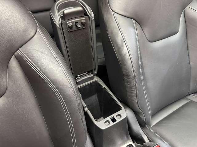 ジープ・レネゲード リミテッド パノラマSR 黒革シート ACC ナビ TV Bカメラ CarPlay Bluetooth接続 電動シート シートヒーター ステアリングH LEDヘッドライト 衝突軽減ブレーキ BSM LKA ETC(17枚目)