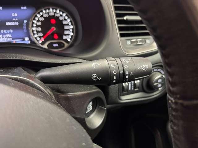 ジープ・レネゲード リミテッド パノラマSR 黒革シート ACC ナビ TV Bカメラ CarPlay Bluetooth接続 電動シート シートヒーター ステアリングH LEDヘッドライト 衝突軽減ブレーキ BSM LKA ETC(22枚目)