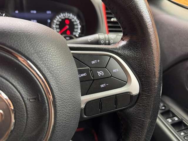 ジープ・レネゲード トレイルホーク　オープンエアルーフ　クルーズコントロール　ディスプレイオーディオ　Ｂｌｕｅｔｏｏｔｈ接続　バックカメラ　パーキングアシスト　車線逸脱防止　プッシュスタート　ＨＩＤヘッドライト　純正ＡＷ　ＥＴＣ（21枚目）