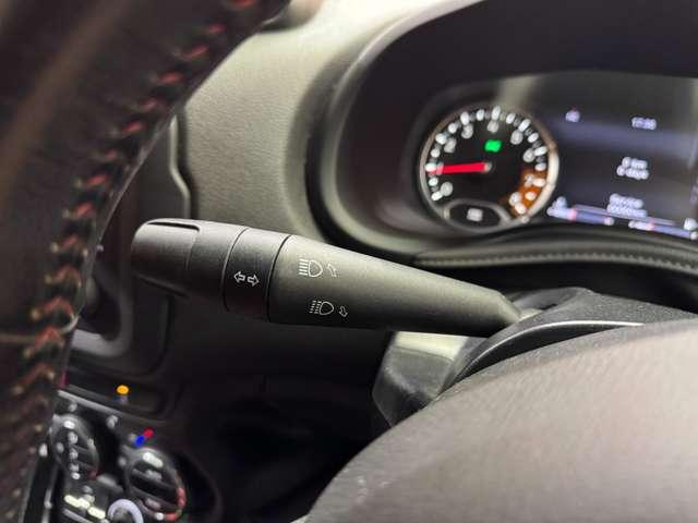 ジープ・レネゲード トレイルホーク　オープンエアルーフ　クルーズコントロール　ディスプレイオーディオ　Ｂｌｕｅｔｏｏｔｈ接続　バックカメラ　パーキングアシスト　車線逸脱防止　プッシュスタート　ＨＩＤヘッドライト　純正ＡＷ　ＥＴＣ（24枚目）