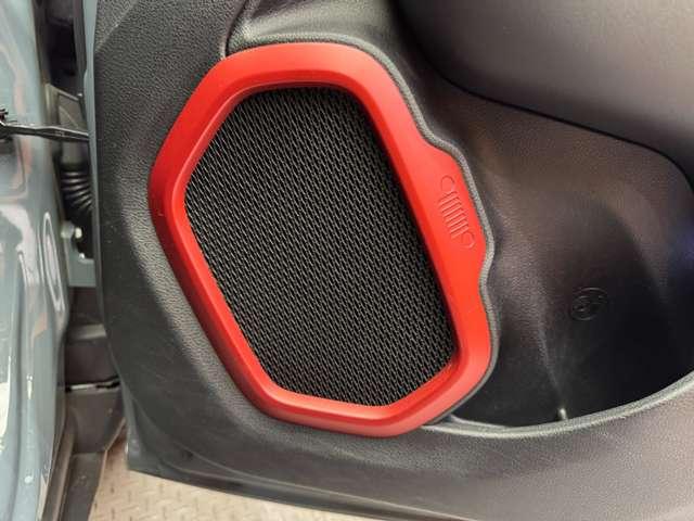 ジープ・レネゲード トレイルホーク　オープンエアルーフ　クルーズコントロール　ディスプレイオーディオ　Ｂｌｕｅｔｏｏｔｈ接続　バックカメラ　パーキングアシスト　車線逸脱防止　プッシュスタート　ＨＩＤヘッドライト　純正ＡＷ　ＥＴＣ（29枚目）