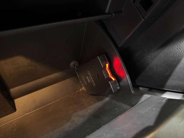 ジープ・レネゲード トレイルホーク　オープンエアルーフ　クルーズコントロール　ディスプレイオーディオ　Ｂｌｕｅｔｏｏｔｈ接続　バックカメラ　パーキングアシスト　車線逸脱防止　プッシュスタート　ＨＩＤヘッドライト　純正ＡＷ　ＥＴＣ（32枚目）