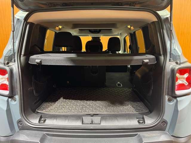 ジープ・レネゲード トレイルホーク　オープンエアルーフ　クルーズコントロール　ディスプレイオーディオ　Ｂｌｕｅｔｏｏｔｈ接続　バックカメラ　パーキングアシスト　車線逸脱防止　プッシュスタート　ＨＩＤヘッドライト　純正ＡＷ　ＥＴＣ（42枚目）