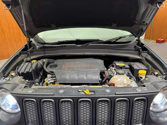 ジープ・レネゲード トレイルホーク　オープンエアルーフ　クルーズコントロール　ディスプレイオーディオ　Ｂｌｕｅｔｏｏｔｈ接続　バックカメラ　パーキングアシスト　車線逸脱防止　プッシュスタート　ＨＩＤヘッドライト　純正ＡＷ　ＥＴＣ（60枚目）