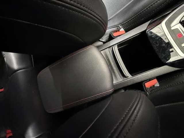 308 GTライン ブルーHDi 革調シートカバー ACC BSM ディスプレイオーディオ CarPlay 衝突軽減ブレーキ Bluetooth パドルシフト ドライブレコーダー 純正17インチAW LEDヘッドライト オートライト(15枚目)