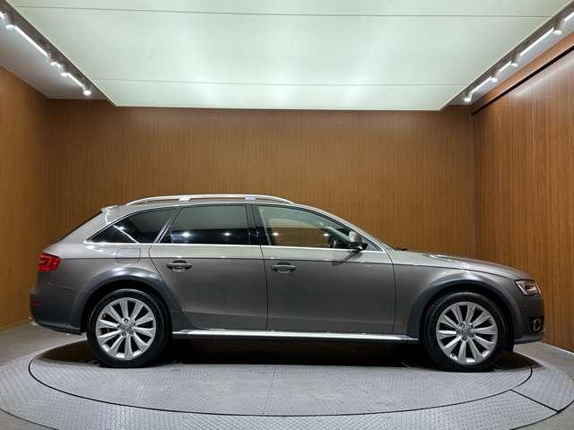 Ａ４オールロードクワトロ ベースグレード　黒革シート　ナビ　ＴＶ　バックカメラ　Ｂｌｕｅｔｏｏｔｈ接続　電動シート　シートヒーター　パーキングアシスト　ＨＩＤヘッドライト　プッシュスタート　スマートキー　オートライト　ドラレコ　ＥＴＣ（49枚目）