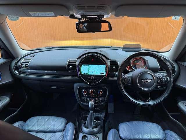 ＭＩＮＩ クーパーＤ　クラブマン　本革シート　シートヒーター　パワーシート　ＨＵＤ　純正ナビ　バックカメラ　クルーズコントロール　ＬＥＤヘッドライト　オートライト　ＥＴＣ　純正１７インチＡＷ　横滑り防止機能　アイドリングストップ（4枚目）
