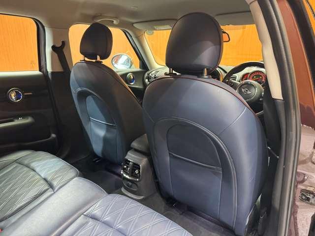 ＭＩＮＩ クーパーＤ　クラブマン　本革シート　シートヒーター　パワーシート　ＨＵＤ　純正ナビ　バックカメラ　クルーズコントロール　ＬＥＤヘッドライト　オートライト　ＥＴＣ　純正１７インチＡＷ　横滑り防止機能　アイドリングストップ（7枚目）