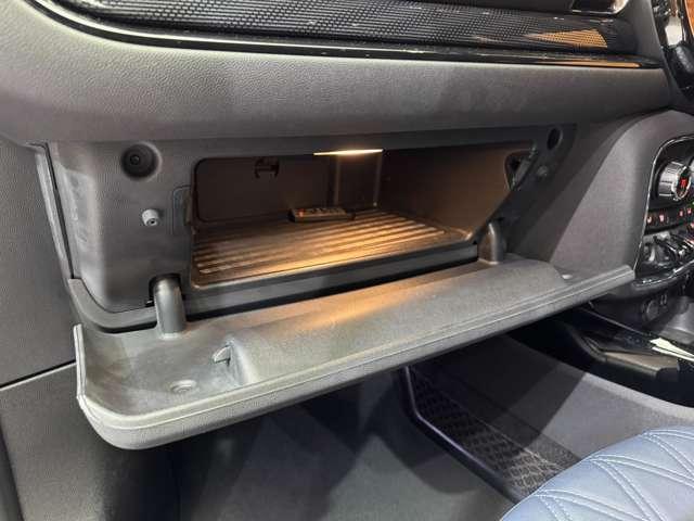 ＭＩＮＩ クーパーＤ　クラブマン　本革シート　シートヒーター　パワーシート　ＨＵＤ　純正ナビ　バックカメラ　クルーズコントロール　ＬＥＤヘッドライト　オートライト　ＥＴＣ　純正１７インチＡＷ　横滑り防止機能　アイドリングストップ（32枚目）