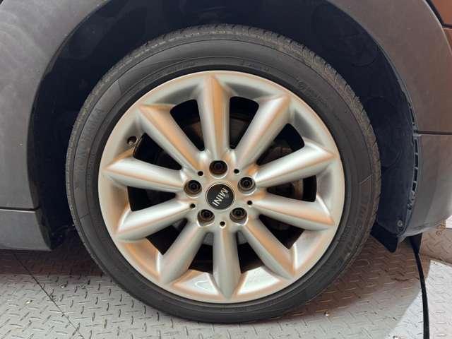 ＭＩＮＩ クーパーＤ　クラブマン　本革シート　シートヒーター　パワーシート　ＨＵＤ　純正ナビ　バックカメラ　クルーズコントロール　ＬＥＤヘッドライト　オートライト　ＥＴＣ　純正１７インチＡＷ　横滑り防止機能　アイドリングストップ（55枚目）