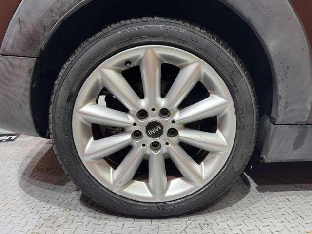 ＭＩＮＩ クーパーＤ　クラブマン　本革シート　シートヒーター　パワーシート　ＨＵＤ　純正ナビ　バックカメラ　クルーズコントロール　ＬＥＤヘッドライト　オートライト　ＥＴＣ　純正１７インチＡＷ　横滑り防止機能　アイドリングストップ（57枚目）