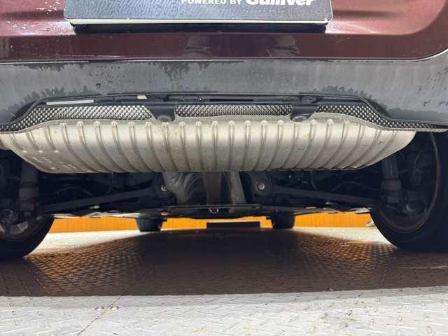 ＭＩＮＩ クーパーＤ　クラブマン　本革シート　シートヒーター　パワーシート　ＨＵＤ　純正ナビ　バックカメラ　クルーズコントロール　ＬＥＤヘッドライト　オートライト　ＥＴＣ　純正１７インチＡＷ　横滑り防止機能　アイドリングストップ（63枚目）