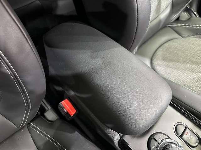 ＭＩＮＩ クーパーＤ　クラブマン　クラシックトリム　ＡＣＣ　半革　ナビ　Ｂカメラ　ＣａｒＰｌａｙ　Ｂｌｕｅｔｏｏｔｈ接続　ＰＤＣ　シートヒーター　ワイヤレスチャージ　ＬＥＤヘッドライト　衝突軽減Ｂ　純正ドラレコ　１オーナー（16枚目）