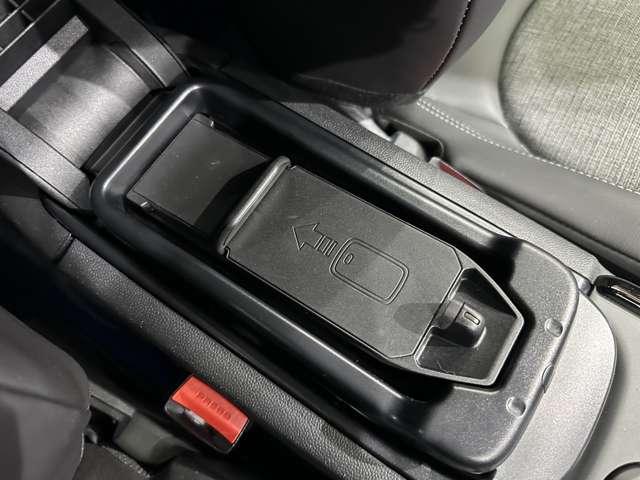 ＭＩＮＩ クーパーＤ　クラブマン　クラシックトリム　ＡＣＣ　半革　ナビ　Ｂカメラ　ＣａｒＰｌａｙ　Ｂｌｕｅｔｏｏｔｈ接続　ＰＤＣ　シートヒーター　ワイヤレスチャージ　ＬＥＤヘッドライト　衝突軽減Ｂ　純正ドラレコ　１オーナー（17枚目）