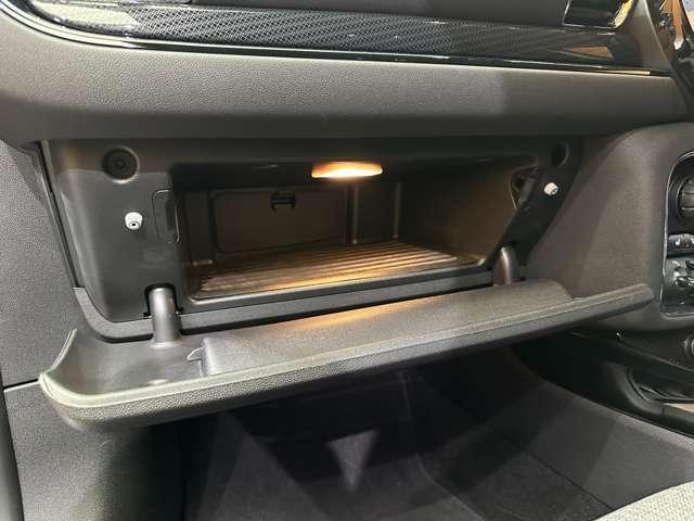 ＭＩＮＩ クーパーＤ　クラブマン　クラシックトリム　ＡＣＣ　半革　ナビ　Ｂカメラ　ＣａｒＰｌａｙ　Ｂｌｕｅｔｏｏｔｈ接続　ＰＤＣ　シートヒーター　ワイヤレスチャージ　ＬＥＤヘッドライト　衝突軽減Ｂ　純正ドラレコ　１オーナー（32枚目）