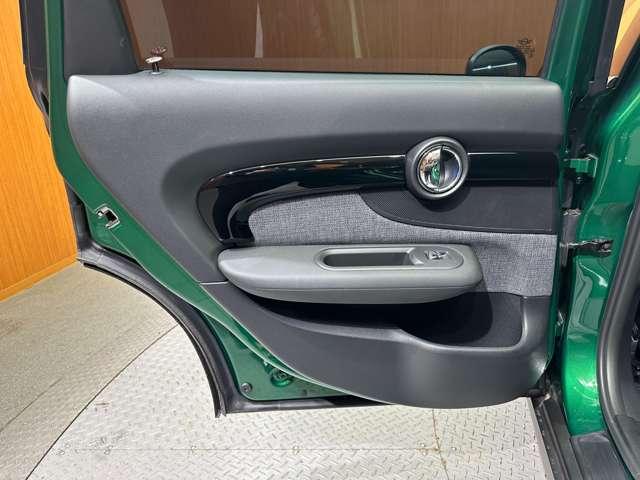 ＭＩＮＩ クーパーＤ　クラブマン　クラシックトリム　ＡＣＣ　半革　ナビ　Ｂカメラ　ＣａｒＰｌａｙ　Ｂｌｕｅｔｏｏｔｈ接続　ＰＤＣ　シートヒーター　ワイヤレスチャージ　ＬＥＤヘッドライト　衝突軽減Ｂ　純正ドラレコ　１オーナー（41枚目）