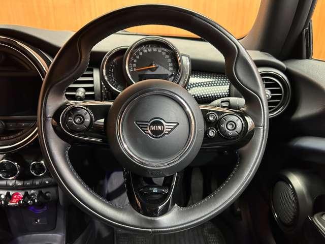 ＭＩＮＩ クーパー　コンバーチブル　サイドウォークエディション　限定車　革シート　クルーズコントロール　シートヒーター　ナビ　Ｂカメラ　Ｂｌｕｅｔｏｏｔｈ接続　ＰＤＣ　ＬＥＤヘッドライト　コンフォートアクセス　インテリジェントセーフティ　ドラレコ　ミラー内蔵ＥＴＣ（17枚目）