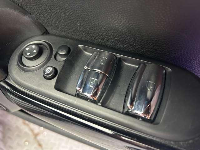 ＭＩＮＩ クーパー　コンバーチブル　サイドウォークエディション　限定車　革シート　クルーズコントロール　シートヒーター　ナビ　Ｂカメラ　Ｂｌｕｅｔｏｏｔｈ接続　ＰＤＣ　ＬＥＤヘッドライト　コンフォートアクセス　インテリジェントセーフティ　ドラレコ　ミラー内蔵ＥＴＣ（24枚目）